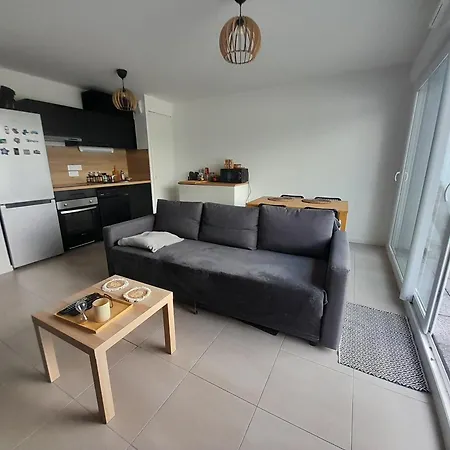 Apartmán T2 Moderne Avec Terrasse Ensoleillee Et Parking Au Centre D'anglet, Proche Des Plages - Fr-1-239-1063